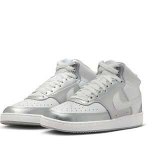 Nike Women's White and Silver Sneakers Size 8.5